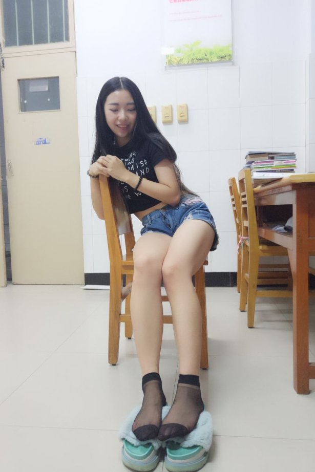 XUE妹校园寝室短丝系列002期 张梦想 [104P/201MB]