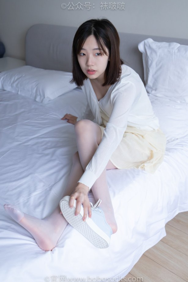 [BoBoSocks袜啵啵]NO.005 小甜豆-帆布鞋、薄白丝 [133P/1V/3.14GB]