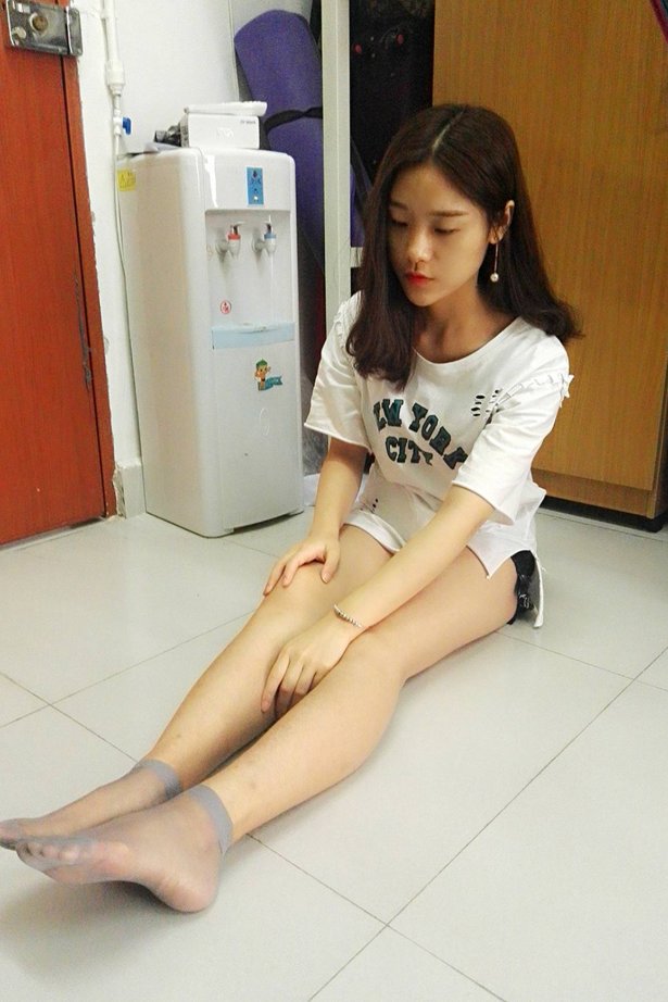 XUE妹校园寝室短丝系列025期 林薇 [49P/65.7MB]