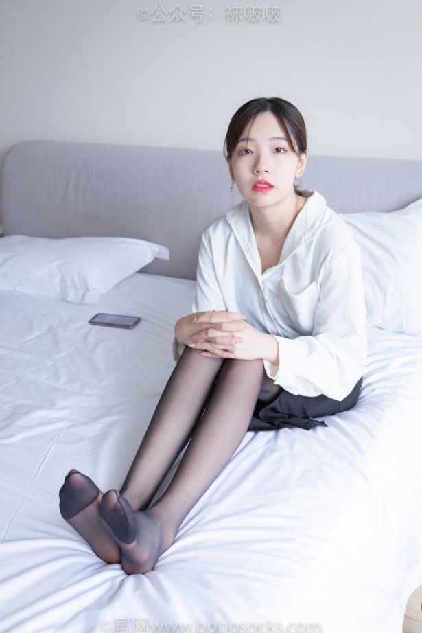 [BoBoSocks袜啵啵]NO.017 小甜豆-OL至服、高跟鞋、黑丝 [131P/1V/3.73GB]