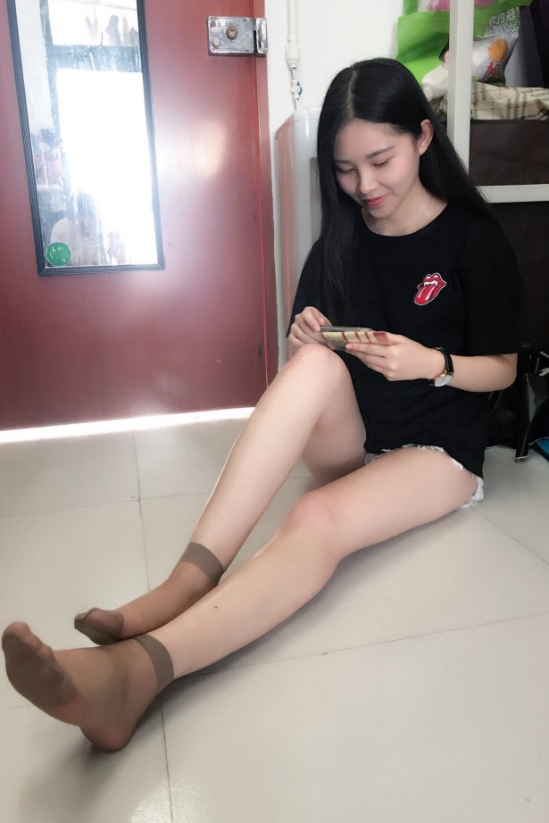 XUE妹校园寝室短丝系列036 若淳 [40P/32MB]