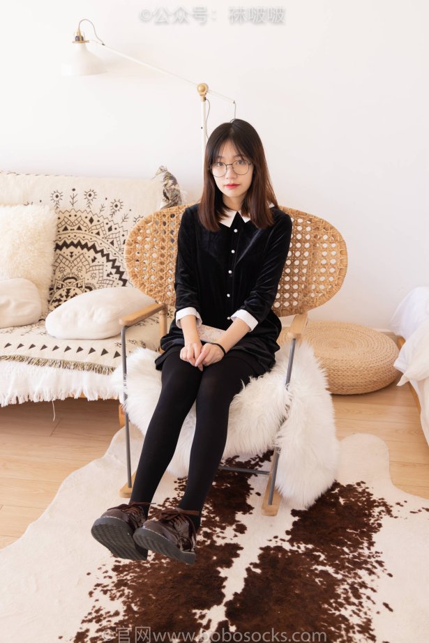 [BoBoSocks袜啵啵]NO.053 小甜豆-皮鞋、厚黑丝、黑色蕾SI船袜 [143P/1V/7.91GB]