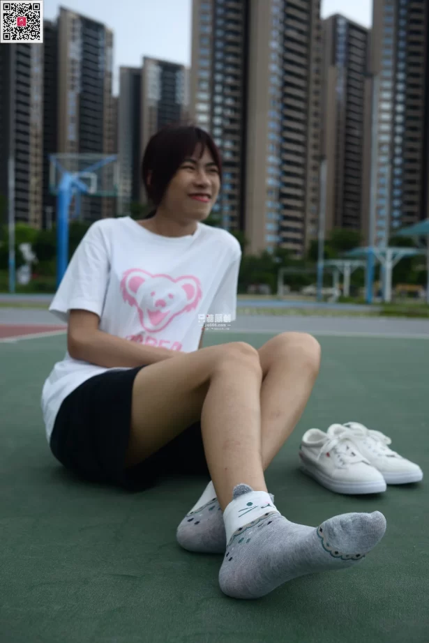 [只糖原创]NO.545 懒懒 疲惫生活中总要有些温暖梦想[148P/1V/924MB]