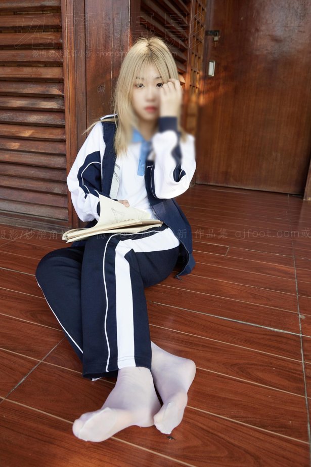 [见新摄影]NO.038 黄头发甜美甜美小解解 – 最后合作[120P/1V/1.07GB]