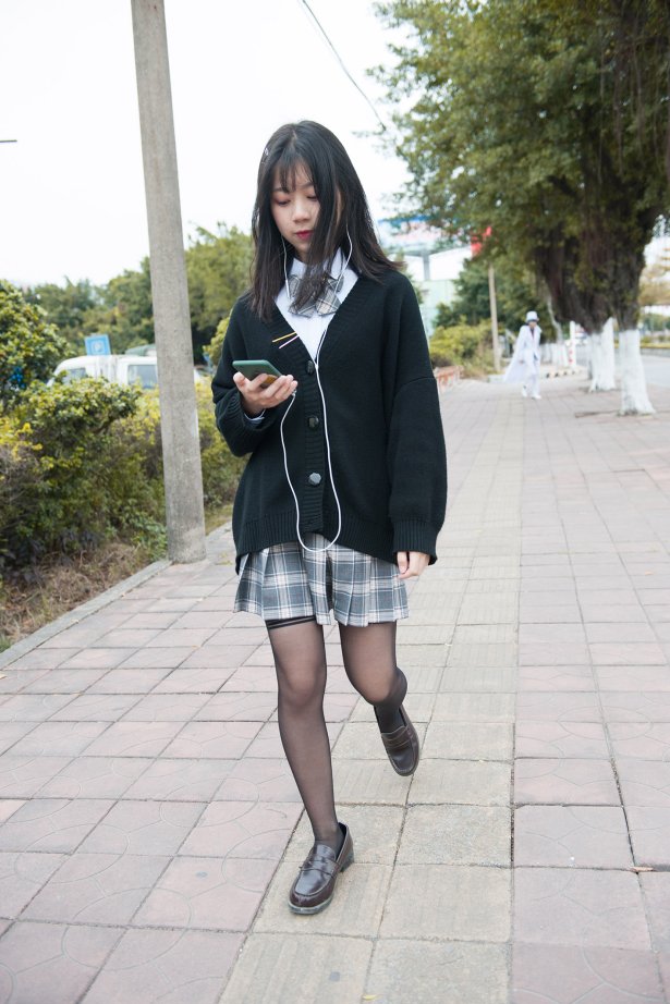 精选街拍作品 NO.1590 精选街拍作品 NO.1590 程生街拍作品 – 表妹来我家玩[201P/95MB]