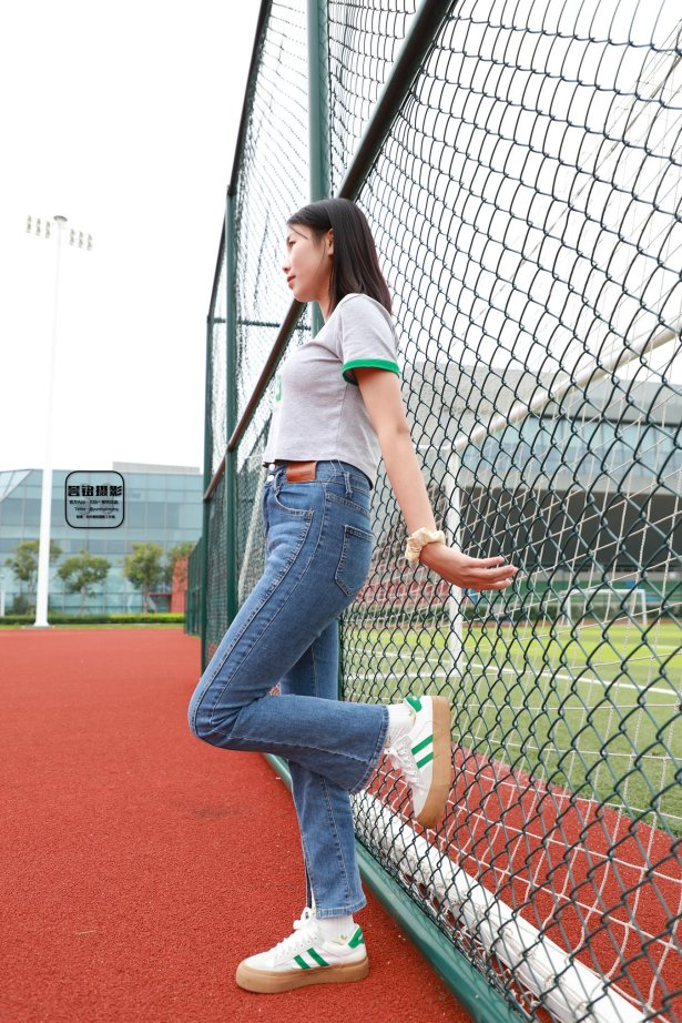 [誉铭传媒]袜足摄影 2022年《2022微信群第12套》[110P/1V/1.21GB]