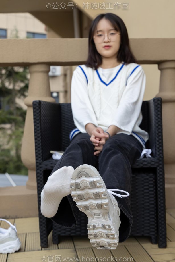 [BoBoSocks袜啵啵]积分限定作品 NO.007 熊熊-运动鞋、白棉袜、裸足[134P/2.44GB]