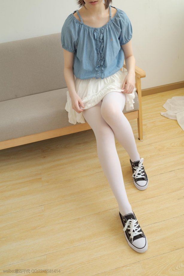 轻兰映画少女写真 Blue and White [129P/698MB]