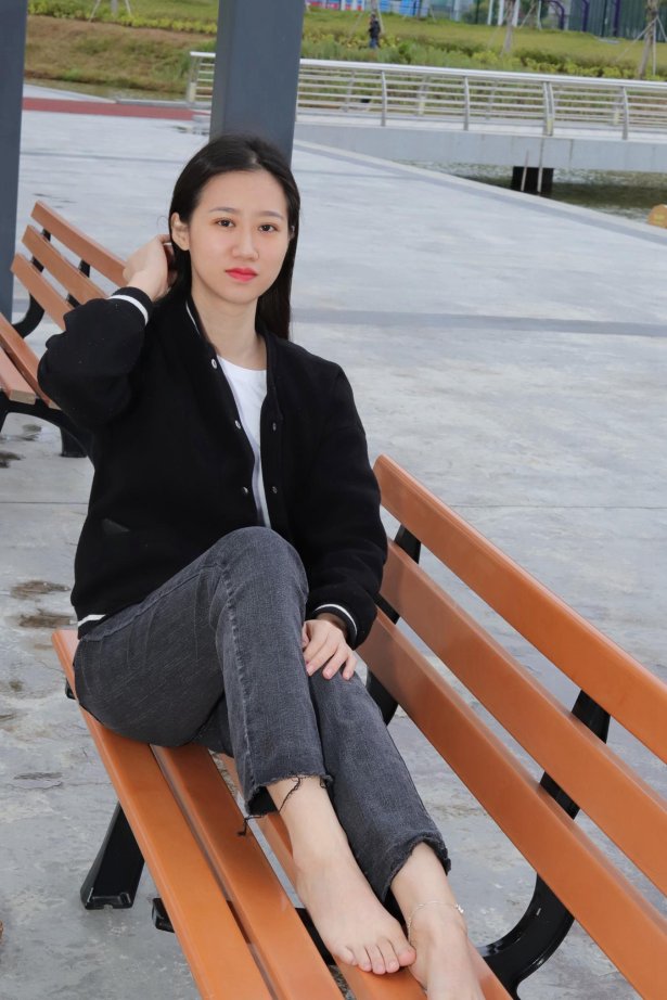 [Pary模拍] No.011 极品女神小芳首发长椅大方展示极品美jiao [113P/309MB]