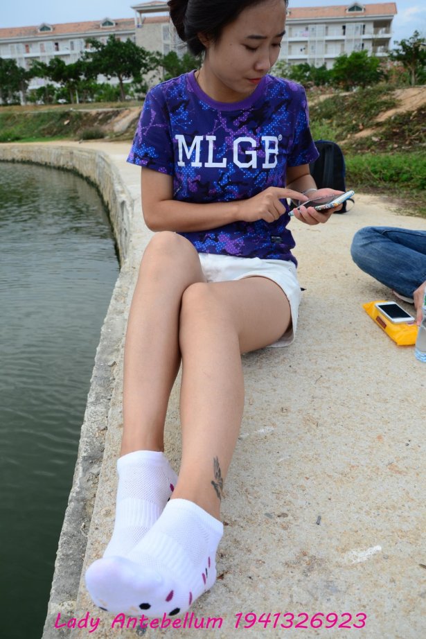 [战前女神] 美腿镁足精品摄影套图 091 [79P/201MB]