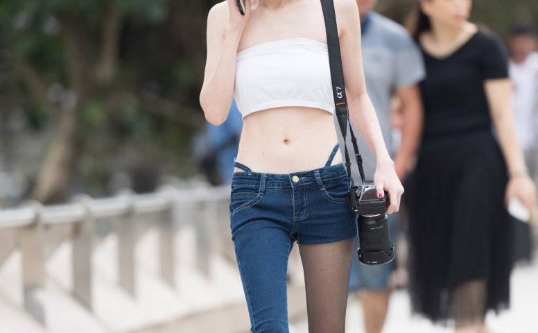 精选街拍作品 NO.1694 程生街拍作品 – 认真拍照的女摄[59P/56MB]