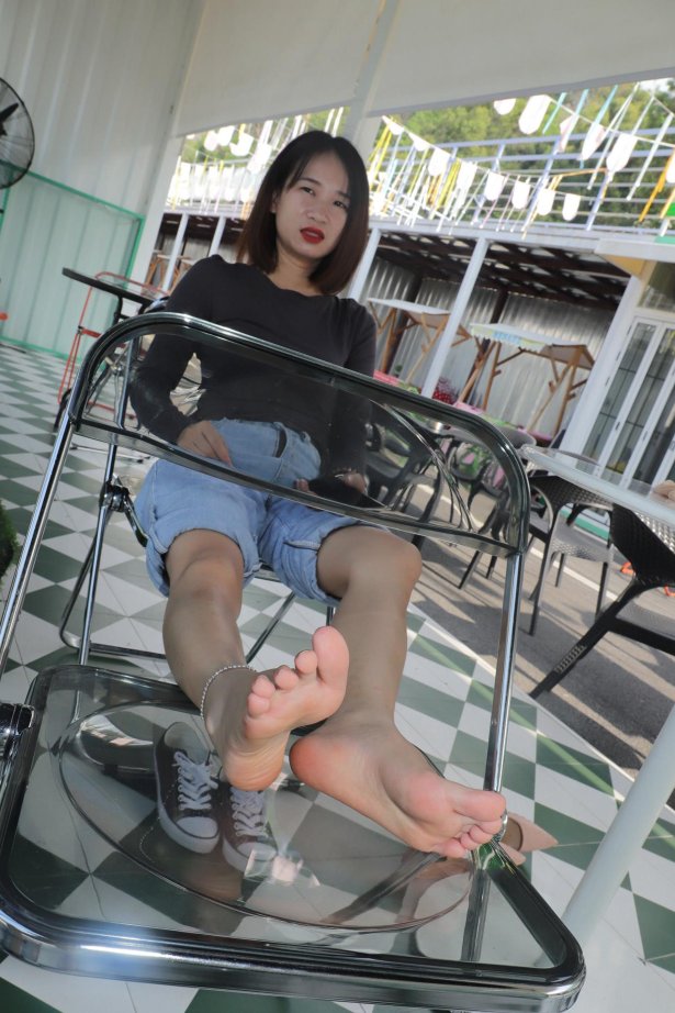 [Pary学生模拍] No.037 小燕展示35码超小柏嫩美jiao [110P/292MB]