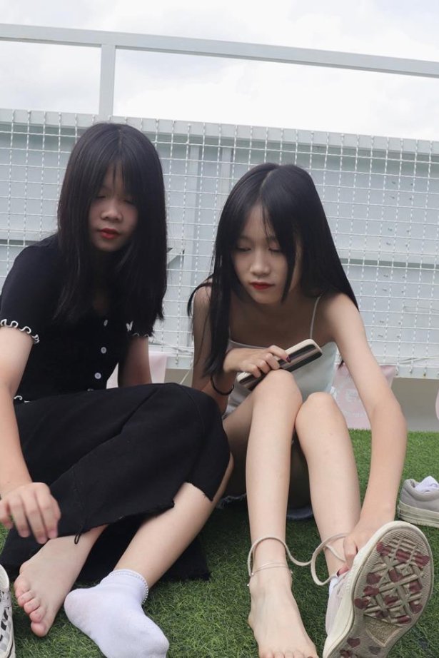 [Pary学生模拍] No.035 表妹与小芳拍完美jiao拍食物去 [91P/202MB]