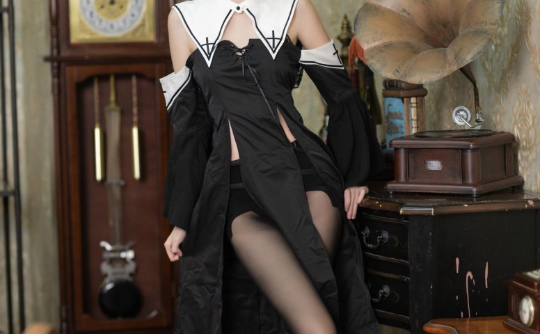 许岚(叁月life)  – 暗黑修女[40P/639MB]