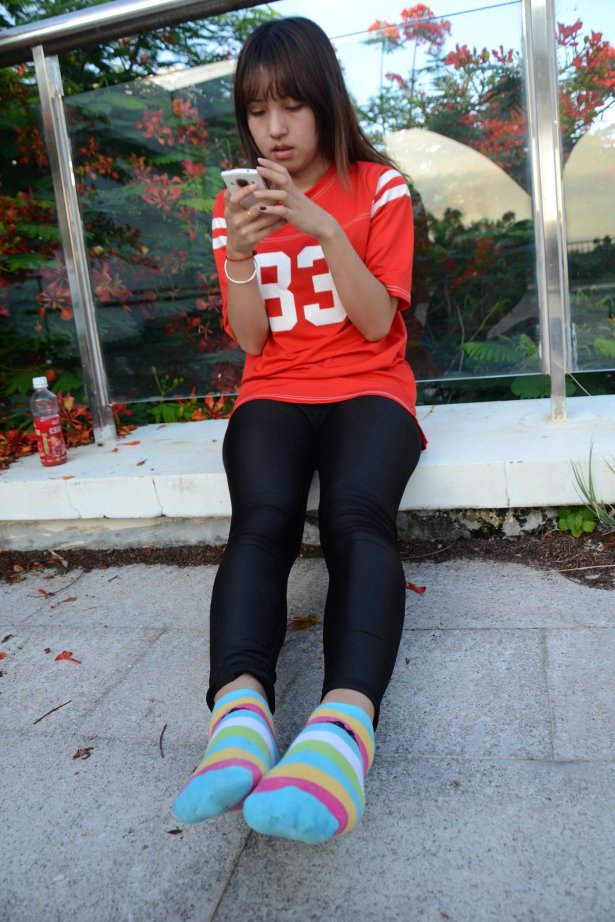 [战前女神] 美腿镁足精品摄影套图 145 [101P/243MB]