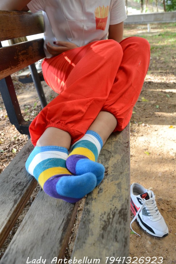 [战前女神] 美腿镁足精品摄影套图 117 [95P/190MB]