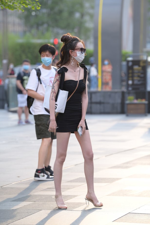 精选街拍作品 NO.2032 视觉冲击街拍作品 – 小仙女芭比 裸腿篇[106P/115MB]