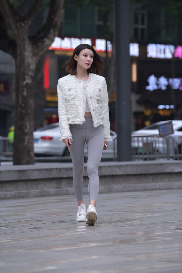 精选街拍作品 NO.1934 一始街拍作品 – 灰色瑜伽裤镁钕[680P/692MB]