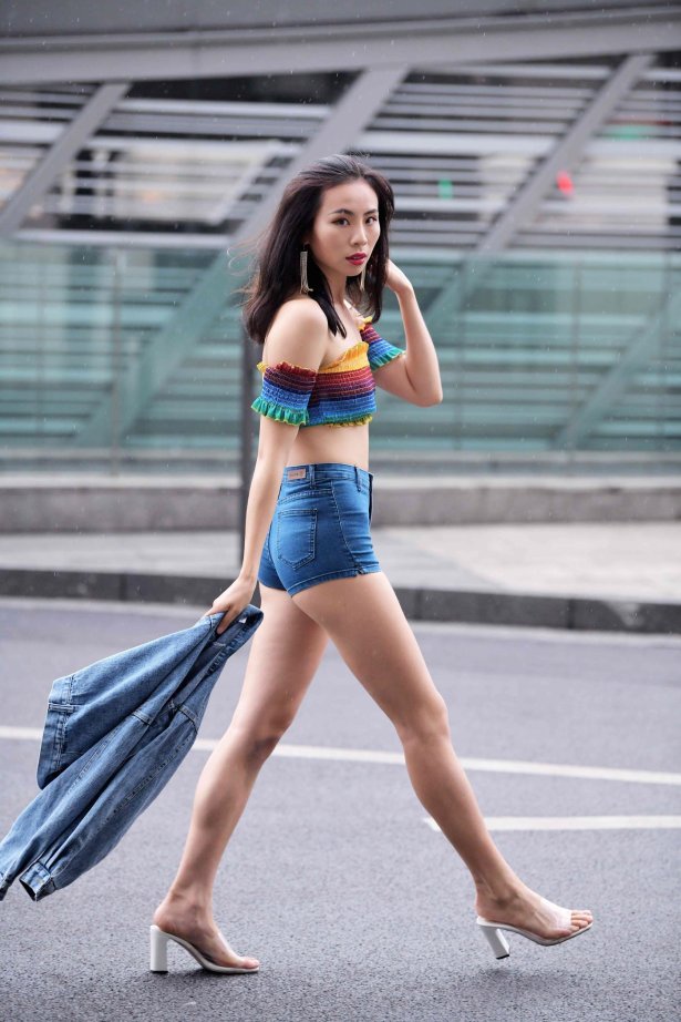 魔镜街拍 NO.026 牛仔热裤高跟街拍 [133P/182M]