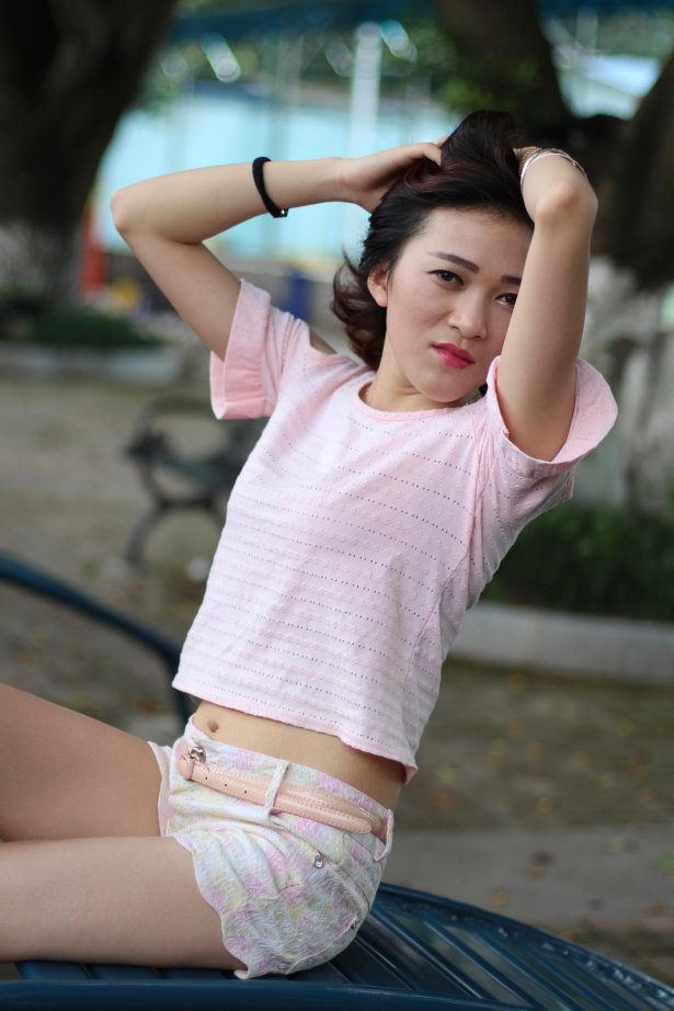 Ecologygreen 125 运动场中的白皙长腿 [43P/200M]