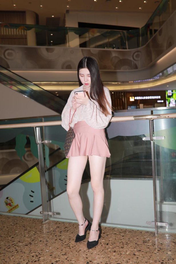 魔镜街拍 NO.167 可爱的粉色短裙小解解[493P/653MB]