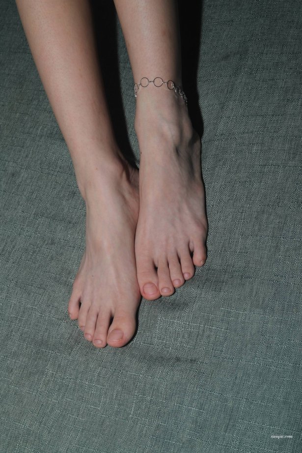 Pary摄影 NO.120 镁钕小陈再次展示37码修长美脚[103P/372MB]