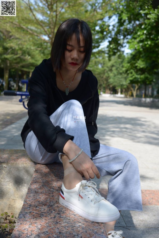 只糖棉袜 NO.533 彤彤 – 一思一念 [146P/1V/979MB]