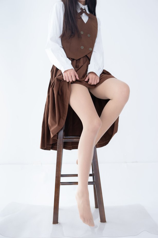 [紧急企划]内部定制 NO.016 一只喵喵梓 棕色JK裙[48P/1V/1.09GB]