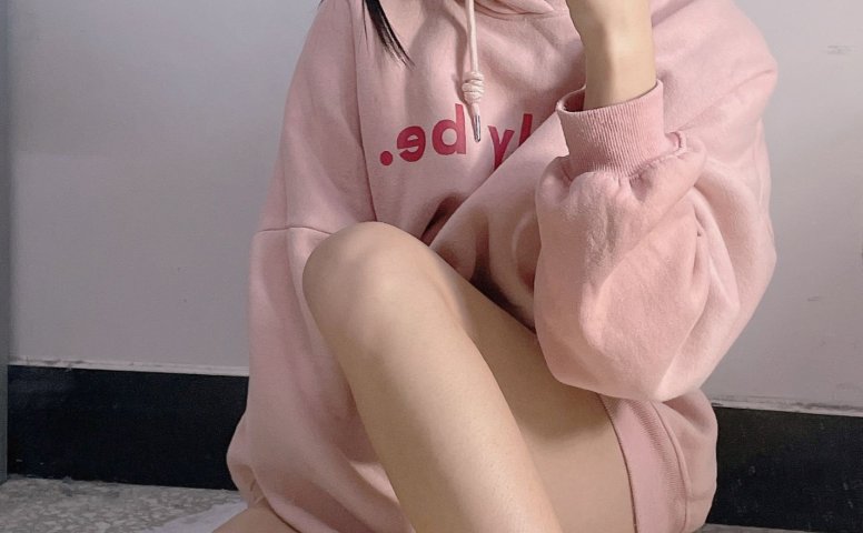 大学生镁足（第四期），可爱妹字裸足，粉色袜子，宿舍自拍。[100P/65M]