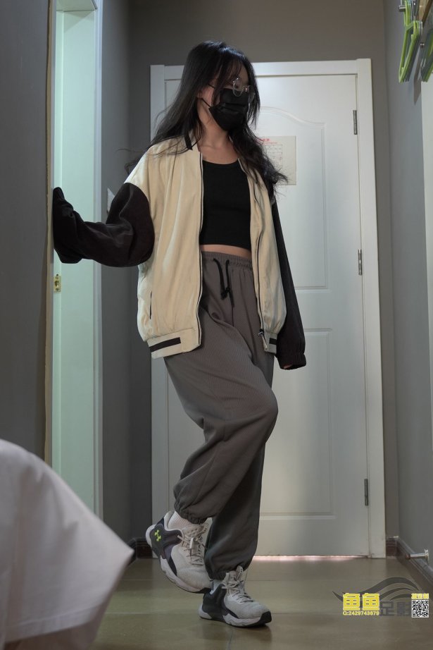 鱼鱼足影@089-第103期：茵茵老师[148P/1.16GB]