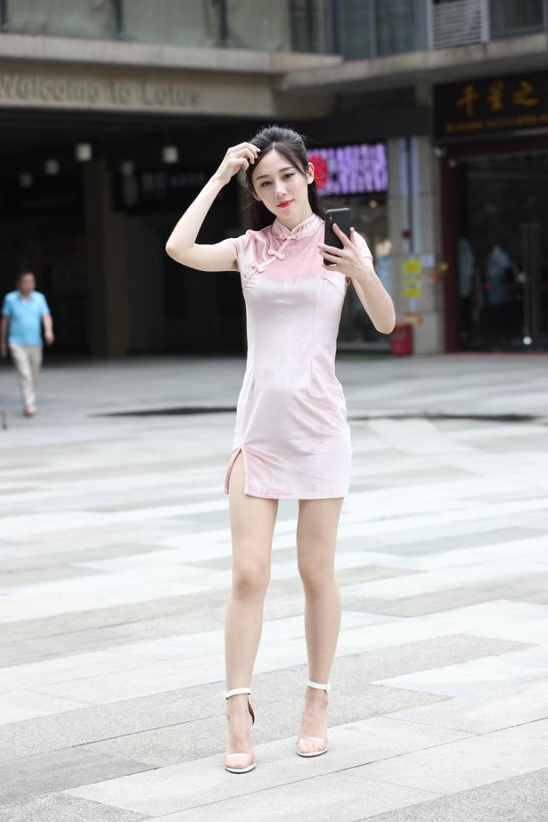 魔镜街拍粉色连衣裙妹字肉丝凉高跟[185P/4V/7.3G]