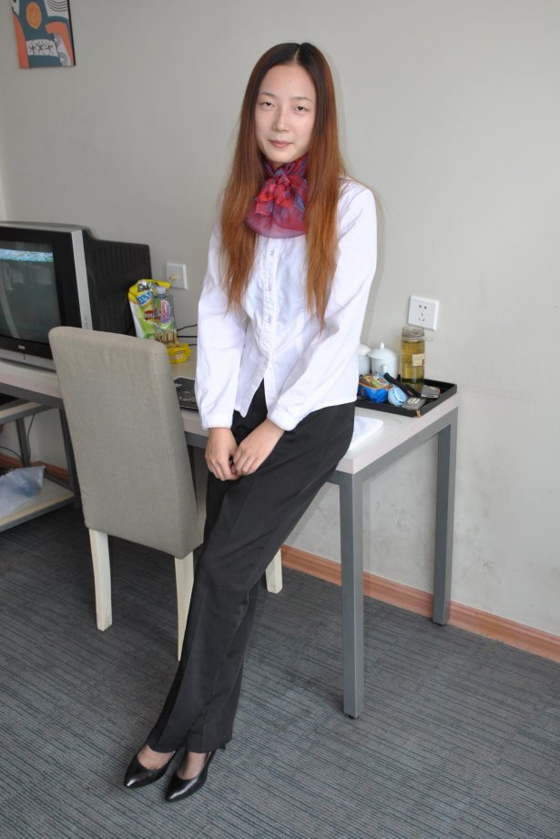 自由摄影 No.263 职业范的女青年 [38P/81MB]