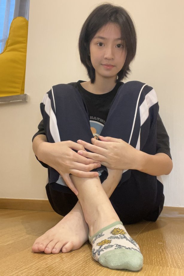 真实大二妹字居家嫩脚自拍完美露脸[136P/1V/2.14G]