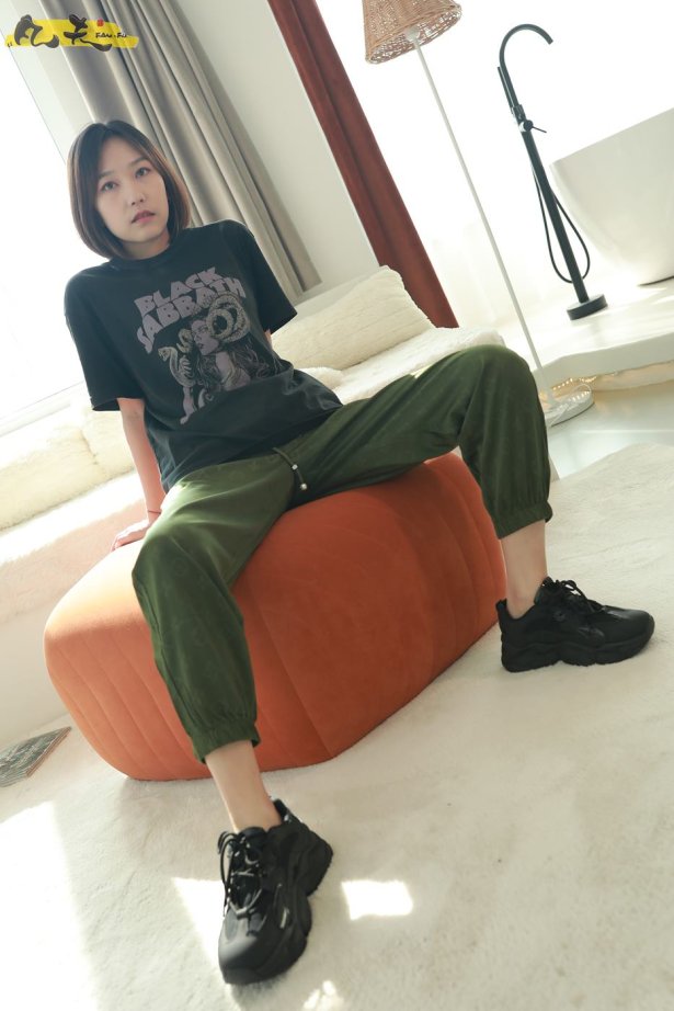 凡夫摄影 NO.0001 – 子轩板鞋船袜裸足[297P/1V/4.75GB]