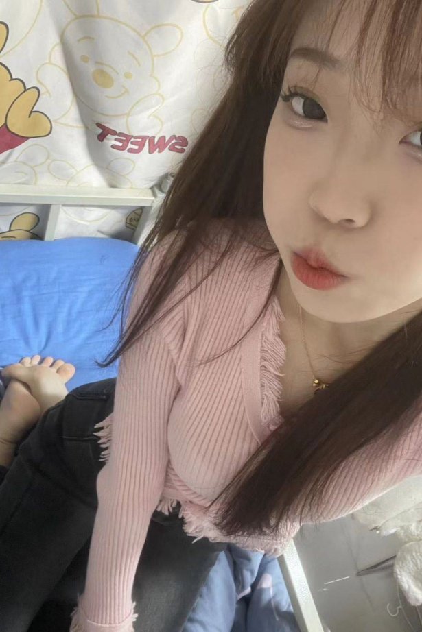 脚模面试脸足同框套路系列-006-08号-重磅女大学生 俯视秀足 挑鞋 展示[6P/10V/111MB]