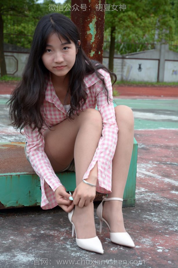 初夏女神 NO.243 点点 夏去秋来[100P/1V/4.10GB]