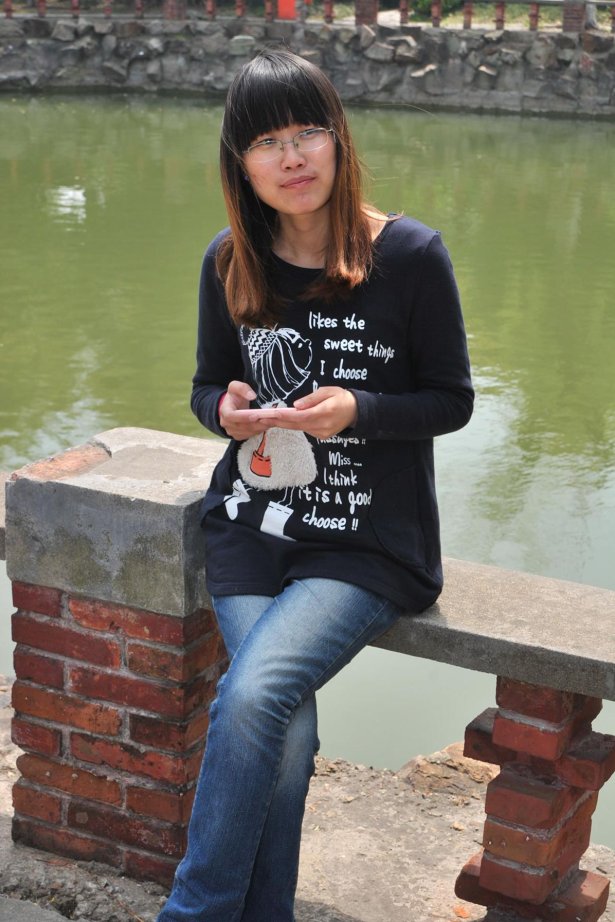 自由摄影 No.332 看起来蛮单纯的 [42P/49MB]