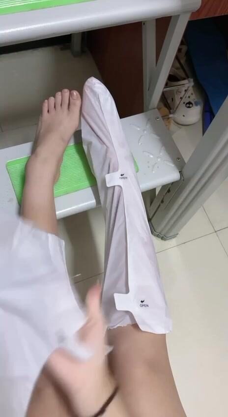 脚模面试脸足同框套路系列-105 小网荭给你展示一下 [130P/31V/195M]