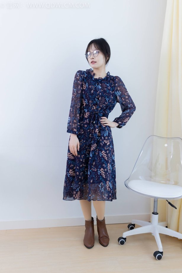 勿恋传媒 NO.2292 小酒-短靴、厚肉丝、踩小蛋糕剧情[150P/1V/4.24GB]