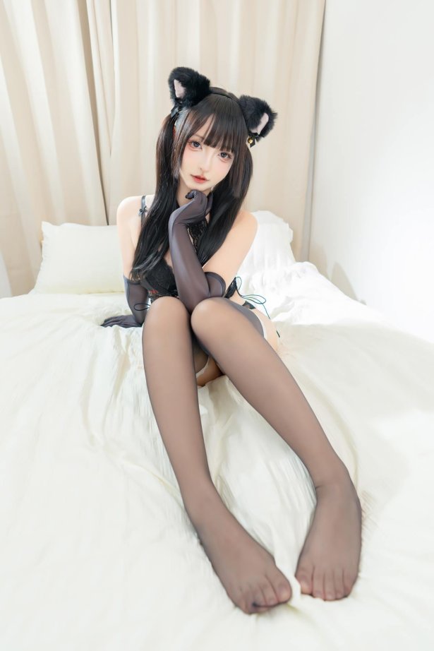 神楽板真冬 NO.258 – 黑猫佑或[75P/2V/379MB]