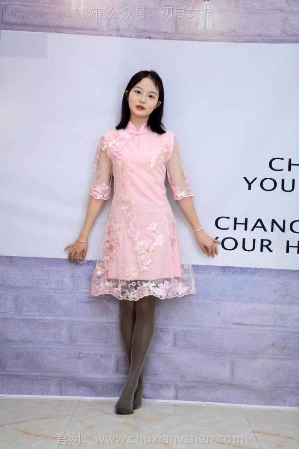 初夏女神 NO.283 双双 温柔粉袍[100P/1V/4.35GB]