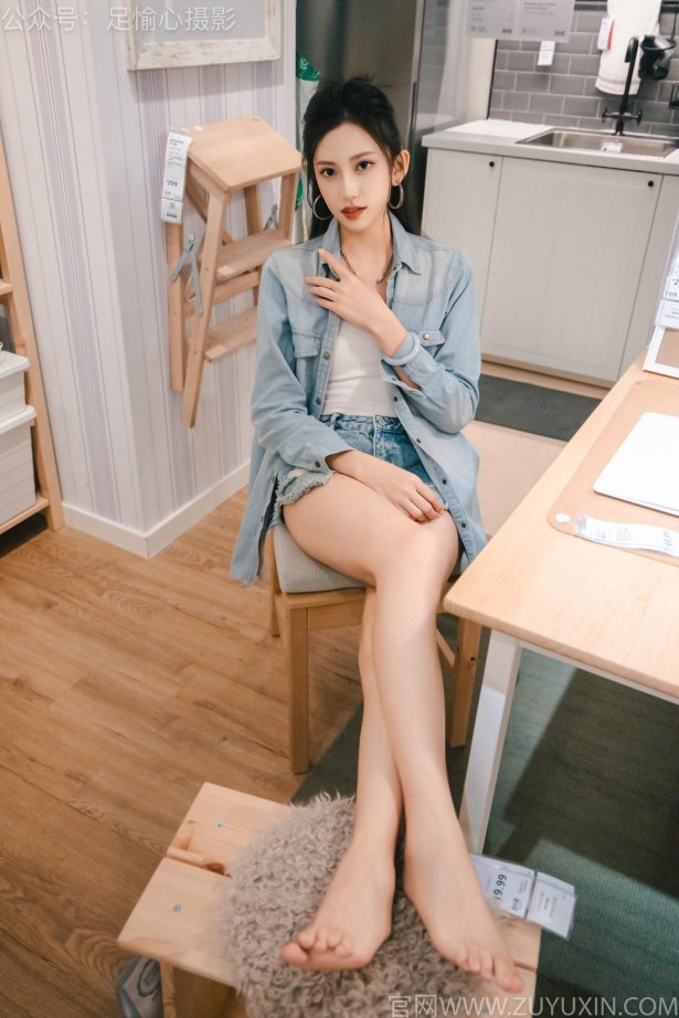 足愉心 NO.001 可乐（搭配：白T、牛仔短裤、板鞋、白棉袜、裸足）[120P/2V/12.9GB]