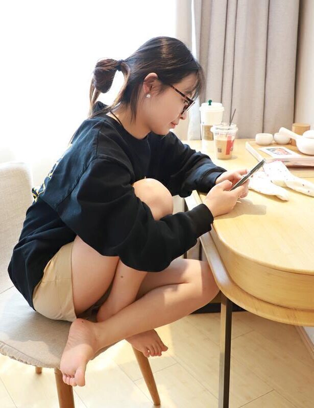 誉铭优选 2024年 微信群 第二期[90P/1V/1.38G]