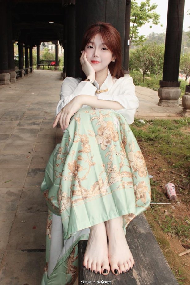 小众视觉 020-小薯条国风马面裙裸脚白袜［117P/1V/4.12G］