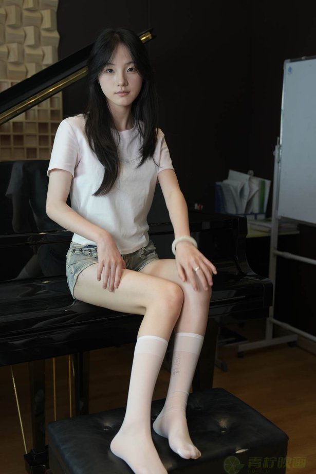 青柠映画 NO.000 – 阿慌 琴房秀玉足[265P/2V/7.20GB]