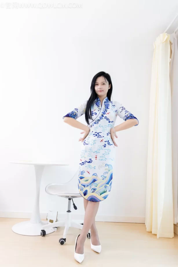 勿恋传媒 NO.2513 橙子-旗袍、高跟鞋、薄灰丝[158P/1V/4.16GB]