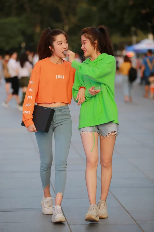 精选街拍作品 NO.6234 阳光靓丽牛仔裤[112P/113MB]