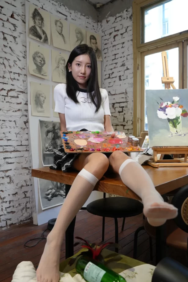 青柠映画 NO.052 – 芥末 画室短裙[136P/2V/4.86GB]