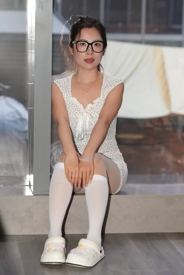 精选街拍作品 NO.6193 丝姐肉加白丝[326P/0.97GB]