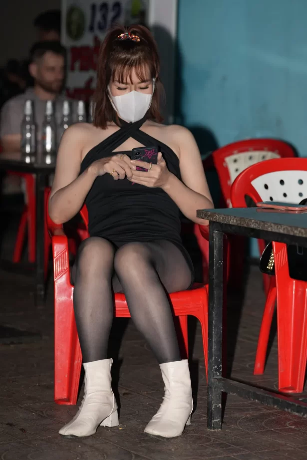 精选街拍作品 NO.6230 黑丝牛仔短裤[505P/1.51GB]